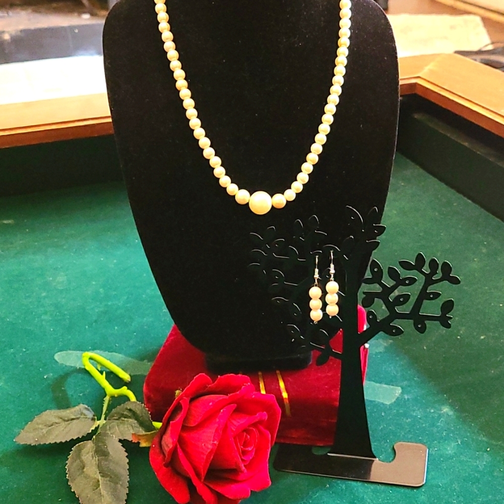 Faux pearl set